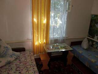 Проживание в семье Азов