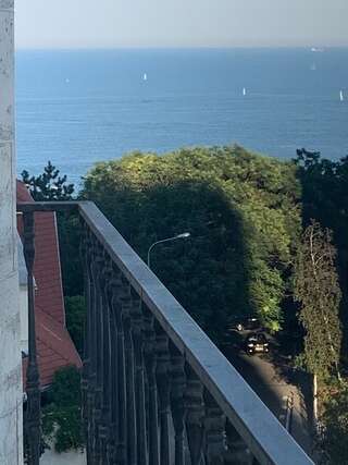 Апартаменты VIP appartment Morskay 8а, 5 minutes walk from otrada beach Одесса