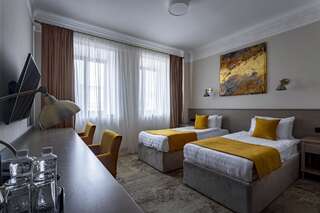 Фото номер Ayvazovsky Art Hotel Двухместный номер с 1 кроватью или 2 отдельными кроватями