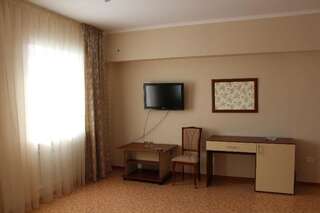 Отель Hotel Zumrat Караганда Стандартный двухместный номер с 1 кроватью-3