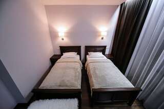Фото номер Dvin Hotel Двухместный номер с 2 отдельными кроватями