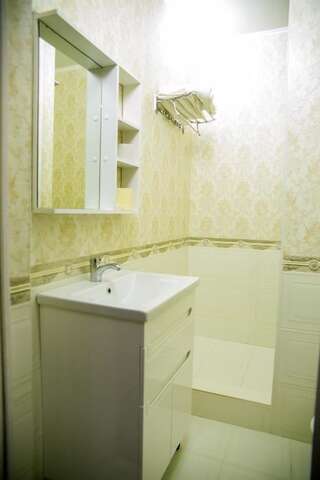 Отель Береке Qyzylorda Одноместный номер с собственной ванной комнатой-17