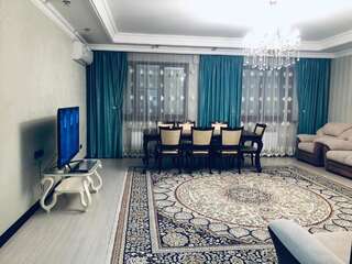 Апартаменты Apartments on Aimanov street 360 Алматы