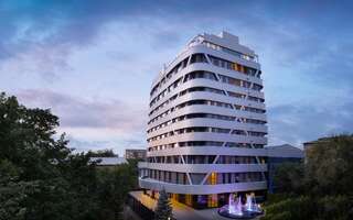 Отель DoubleTree by Hilton Almaty Алматы