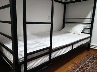 Хостелы Station Hostel Атырау Спальное место на двухъярусной кровати в общем номере для мужчин-3