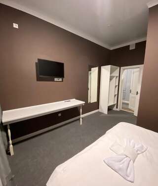 Отели типа «постель и завтрак» Nomad Актобе Двухместный номер с 1 кроватью и собственной ванной комнатой-4