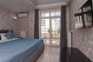 Фото номер Отель Классик Улучшенный двухместный номер с 1 кроватью или 2 отдельными кроватями