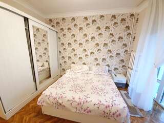Фото номер Apartment with 2 full bedrooms in the heart of Chisinau Апартаменты с 2 спальнями