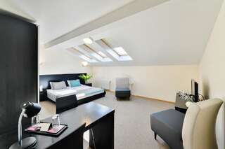 Отель Hotel Vantis Riverside view FREE parking Рига