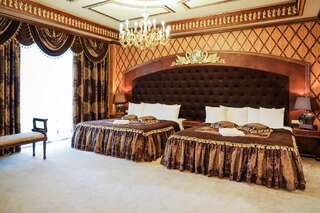 Фото номер Royal Casino SPA & Hotel Resort Роскошный люкс с доступом в тренажерный зал