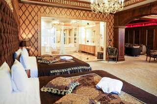 Фото номер Royal Casino SPA & Hotel Resort Роскошный люкс с доступом в тренажерный зал