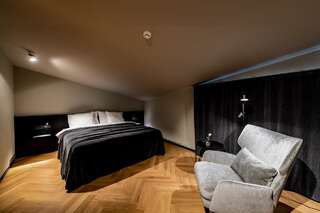 Фото номер Maestro Design Hotel Люкс с кроватью размера 
