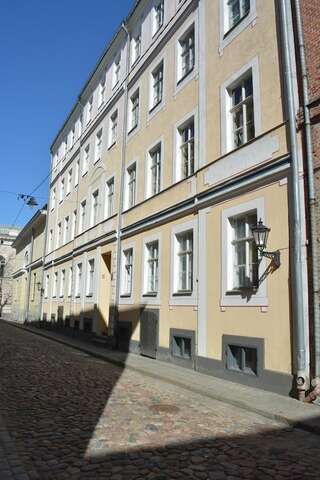 Апартаменты Large Vacation Apartments in the Old Town Рига