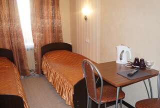 Гостиница  Чилаут Нижний Новгород Стандартный двухместный номер с 2 отдельными кроватями и общей ванной комнатой-4