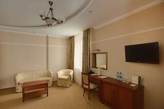 Гостиница Отель Дегас 4* Воронеж Джуниор сьют (Junior Suite) с балконом-3