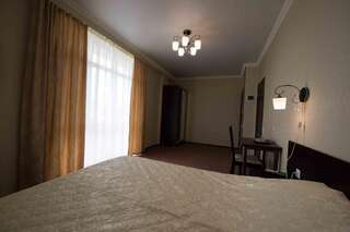 Гостиница Скиф Лазаревское Двухместный номер с 1 кроватью и балконом-2
