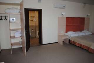 Фото номер Ямской Люкс c кроватью размера King Size (2 комнаты)