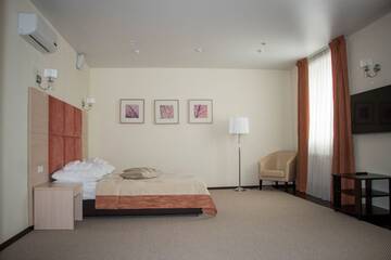 Фото номер Ямской Люкс c кроватью размера King Size (2 комнаты)