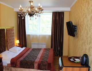 Гостиница Диадема Шереметьево Долгопрудный Улучшенный двухместный номер с 1 кроватью или 2 отдельными кроватями-1