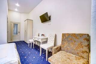 Гостиница Жан Поль Санкт-Петербург Улучшенный двухместный номер с 1 кроватью или 2 отдельными кроватями-13