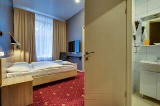 Гостиница The RED by Center Hotels Санкт-Петербург Двухместный номер с 1 кроватью или 2 отдельными кроватями-12