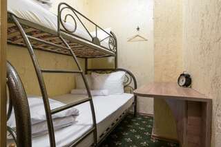 Отель Винтерфелл на Чистых Прудах Москва Бюджетный двухместный номер с 2 отдельными кроватями-1